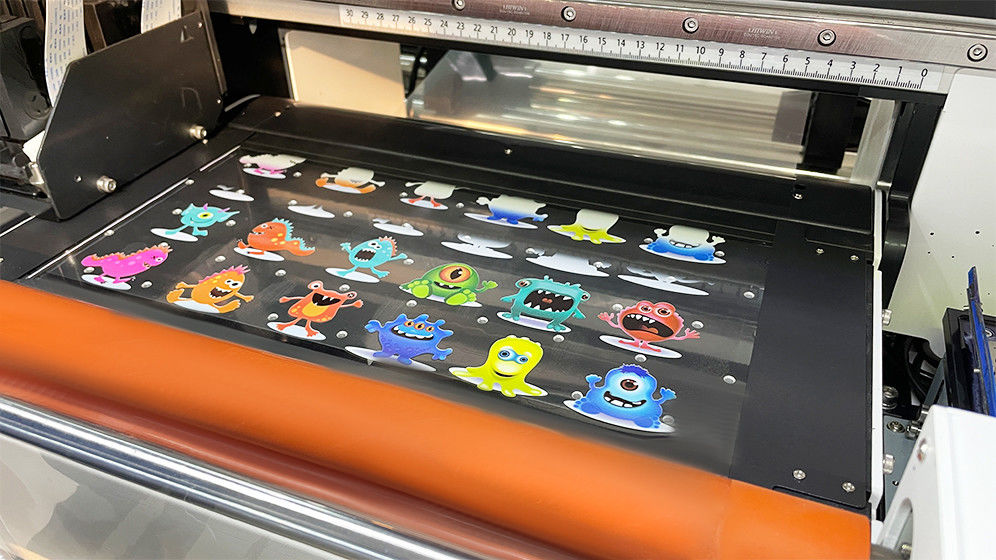 Εκτυπωτής A3 UV DTF με laminator Roll To Roll All-in-One Εκτυπωτής A3 UV DTF για αυτοκόλλητα